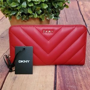 🌺DKNY QUILTED CHEVRON ZIP AROUND WALLET IN RED